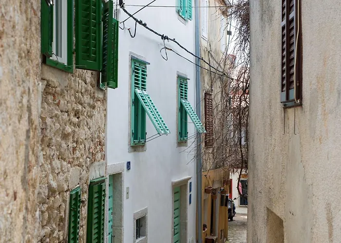 Vibrant And Elegant Downtown Krk - Classic * 克尔克
