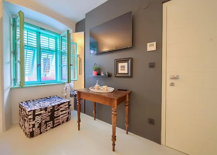 Vibrant And Elegant Downtown Krk - Classic