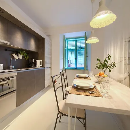 Vibrant And Elegant Downtown Krk - Classic